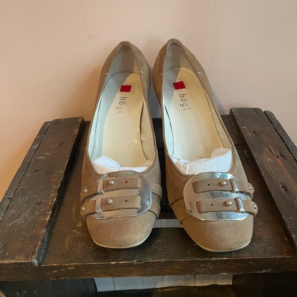 Vintage Light Brown Suede 'Hogl' Wood Stacked Heel Pumps - Picture 16 of 16